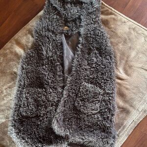Listicle Charcoal Faux Fur Accent
